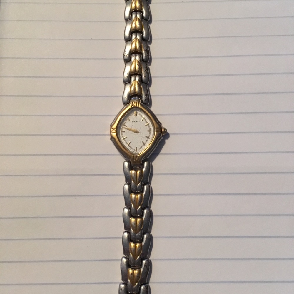 Seiko Ladies Watch two toned new battery
